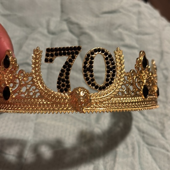 Crown - Picture 6 of 6